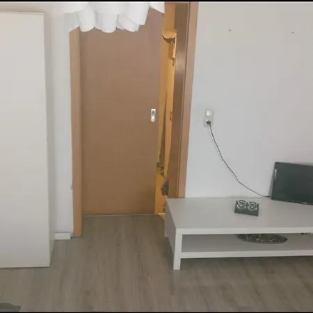 Nina - Monteurwohnung *